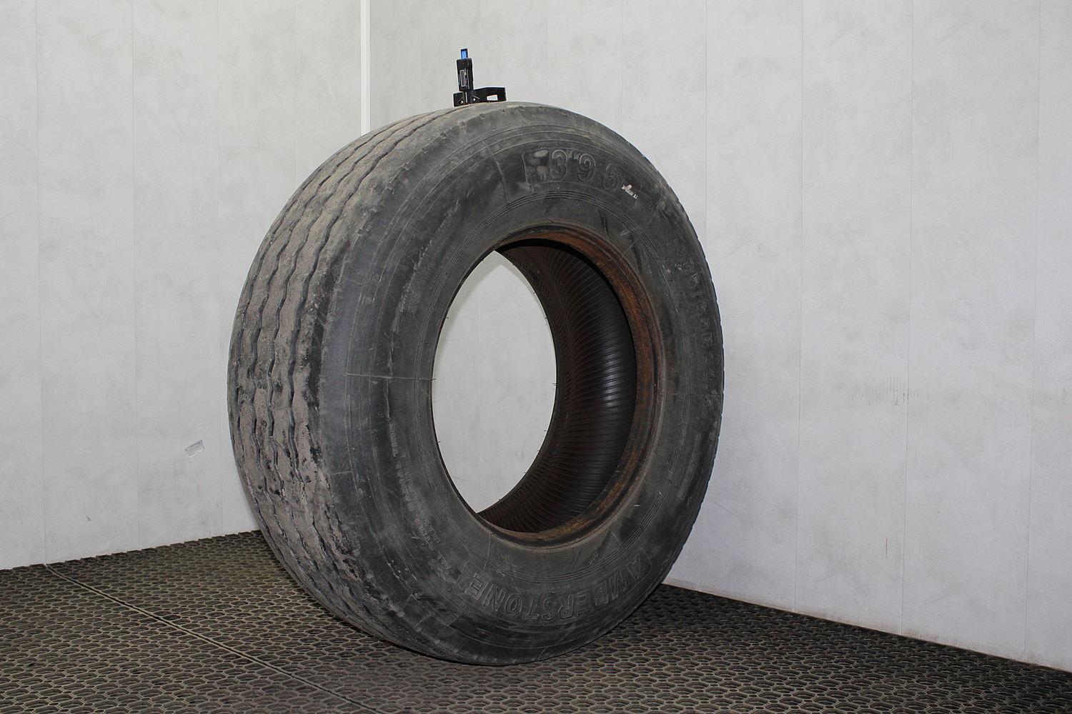 385/65  R22.5  AMBERSTONE 396 160K