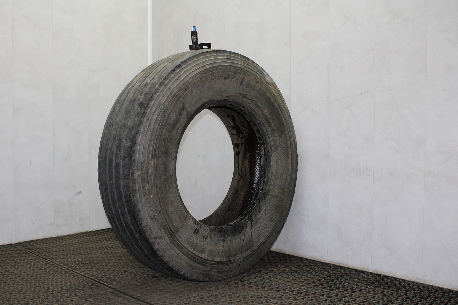315/80  R22.5  Yokohama 104ZR 156/150L