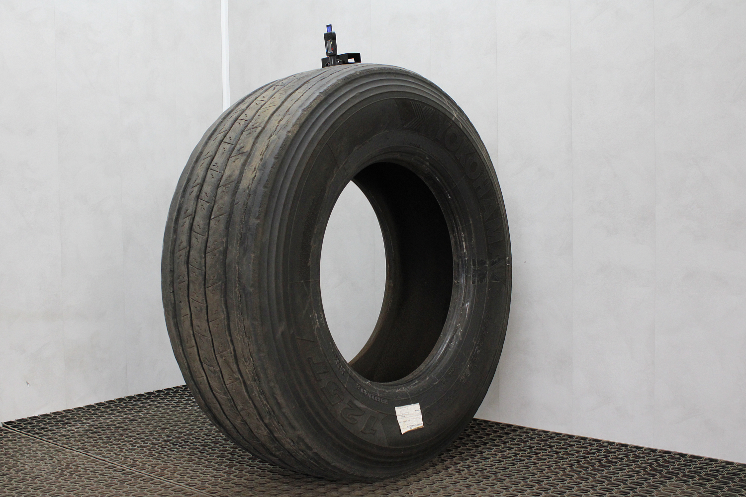 385/65  R22.5  Yokohama 125T 160K