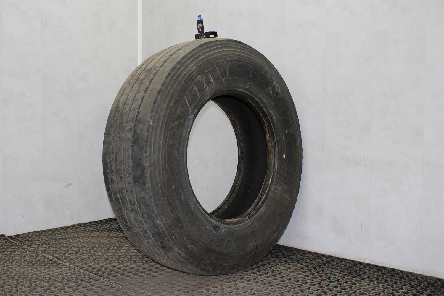 315/80  R22.5  Yokohama 124R 156/150L